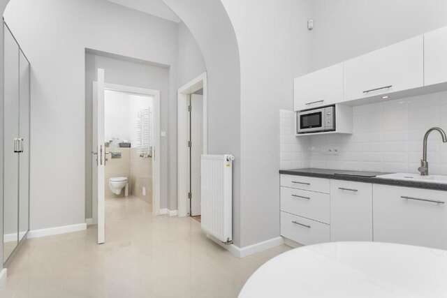 Апарт-отели Venetian House Market Square Aparthotel Краков-93